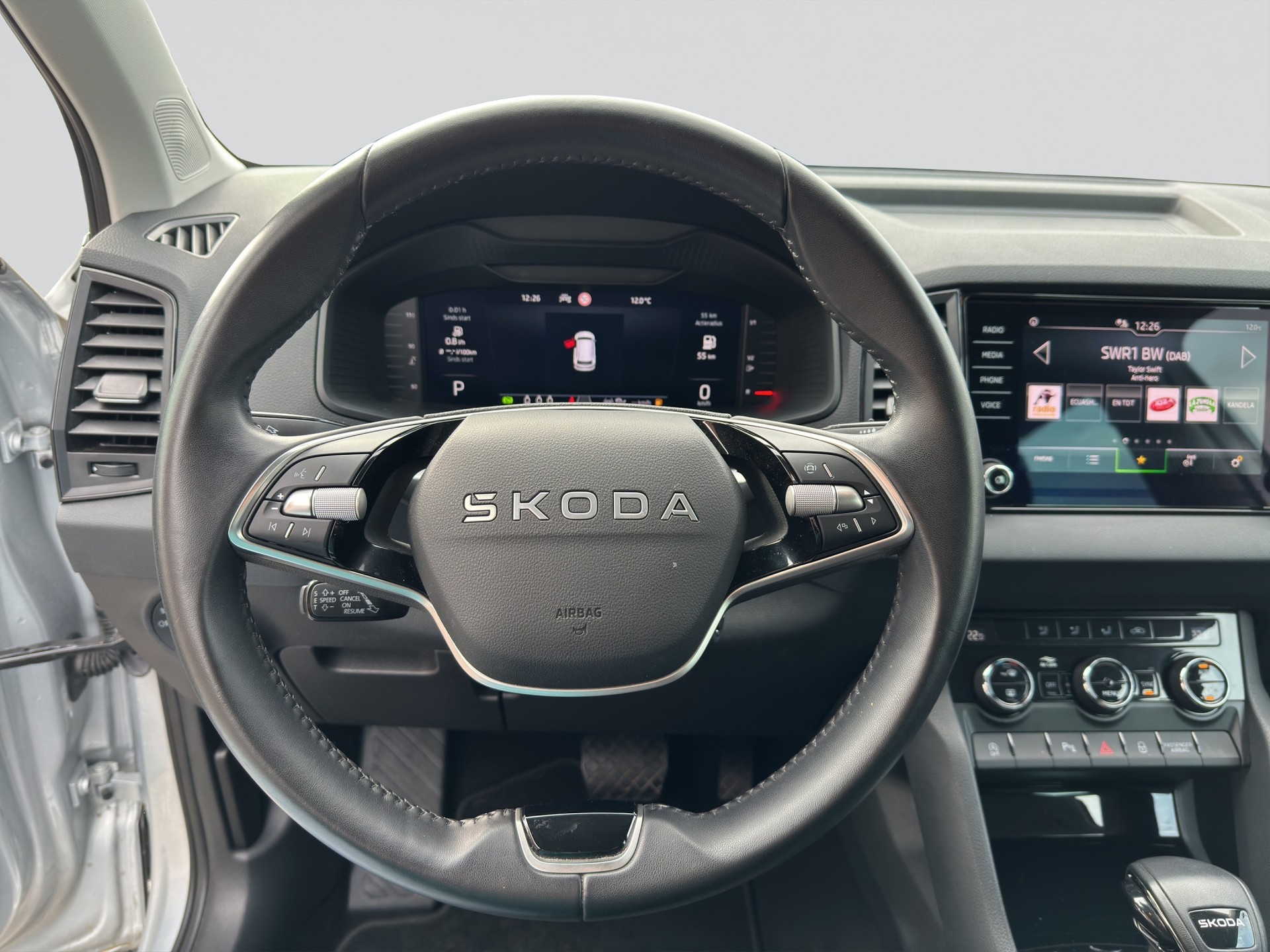 SKODA Karoq 1.5 TSI Selection DSG-image-9
