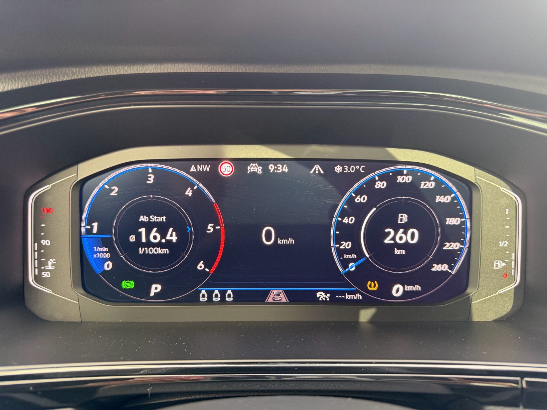 VW T-Roc R-LINE 4 MOTION *** TOP AUSSTATTUNG ***-image-10