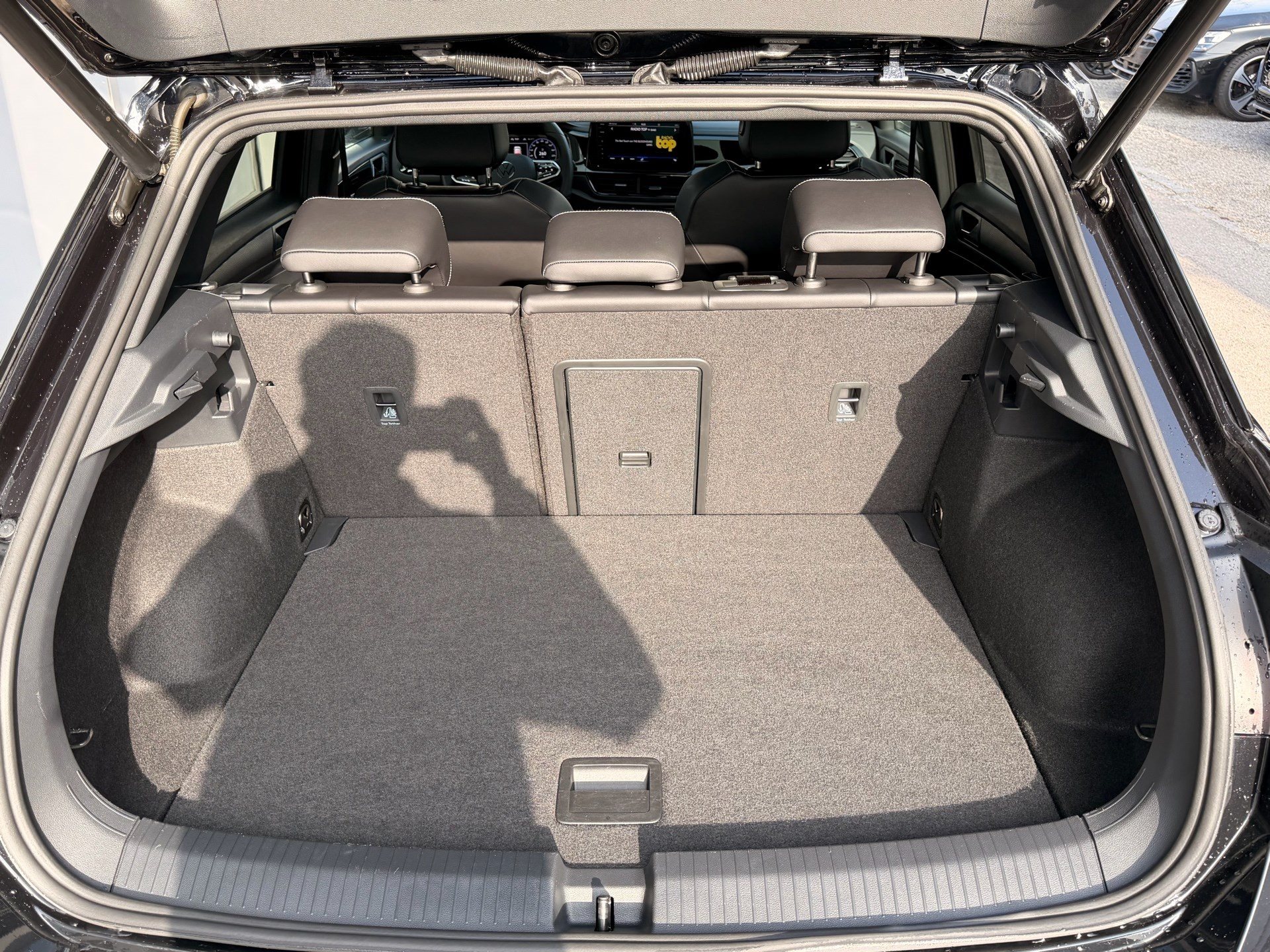 VW T-Roc R-LINE 4 MOTION *** TOP AUSSTATTUNG ***-image-30