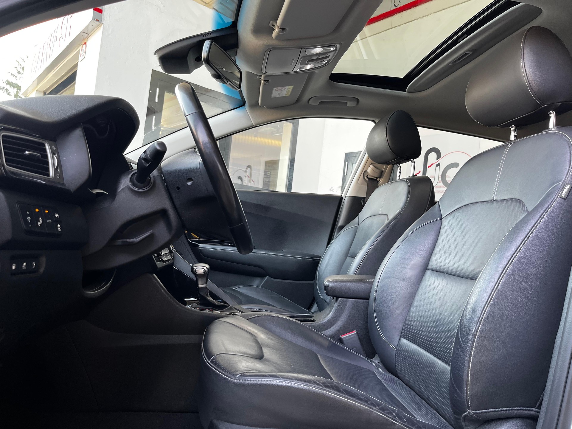 KIA Niro 1.6 Plug-in Hybrid-image-4