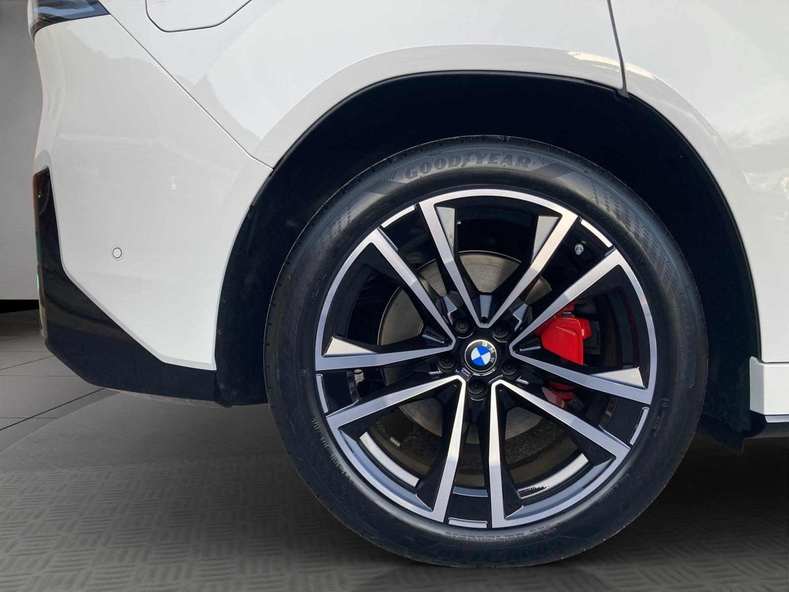 BMW iX3 50 xDrive-image-21