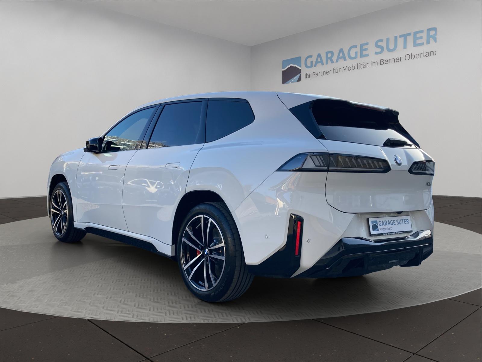 BMW iX3 50 xDrive-image-2