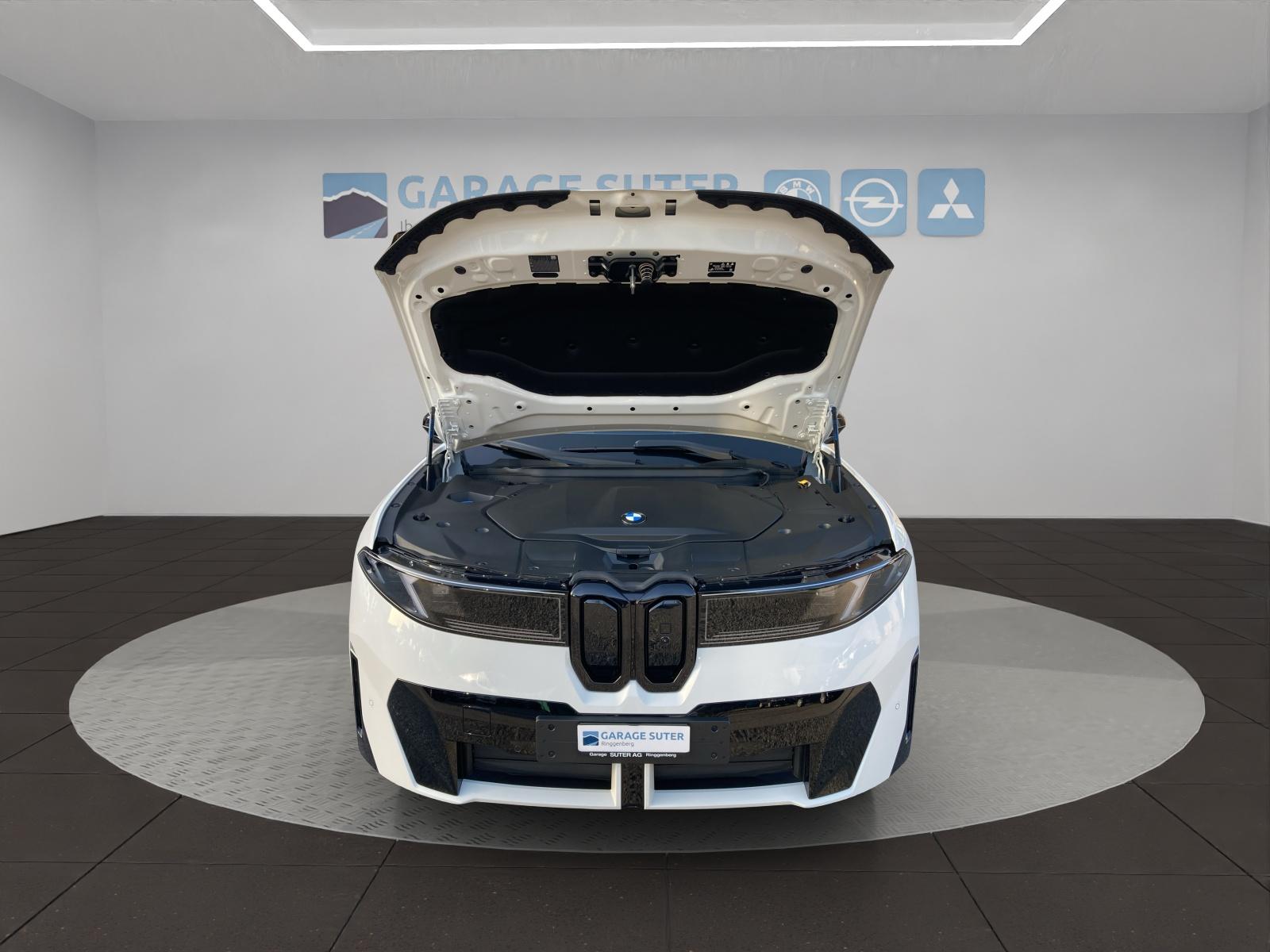 BMW iX3 50 xDrive-image-15