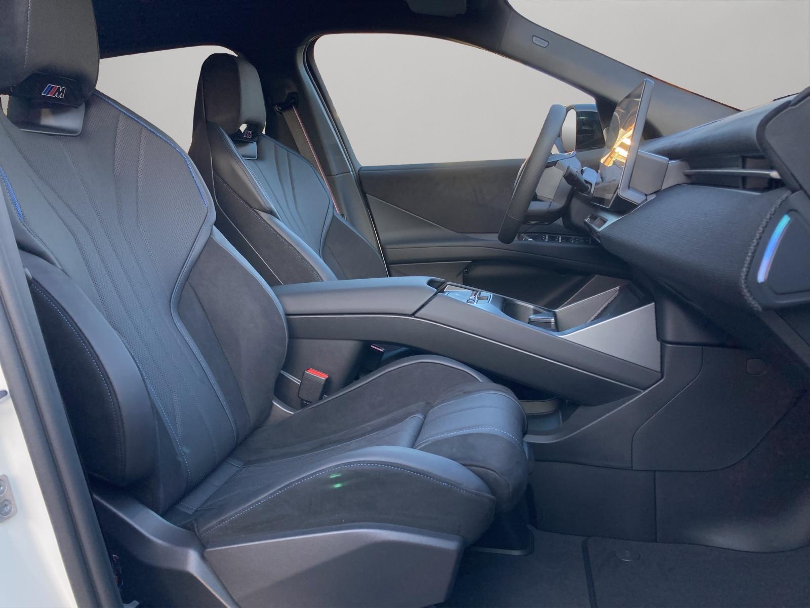 BMW iX3 50 xDrive-image-13