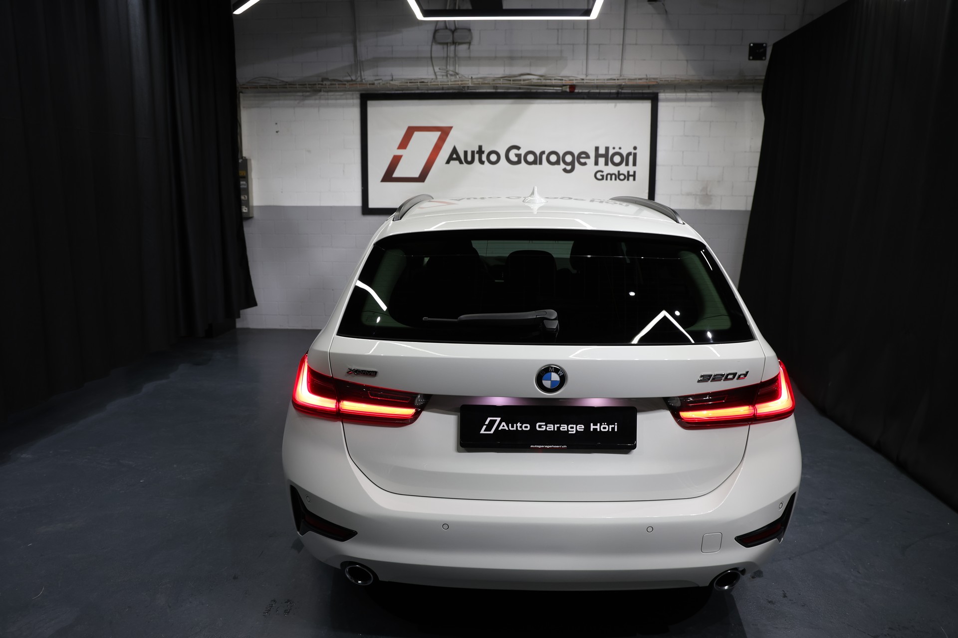 BMW 320d xDrive 48V Touring Steptronic-image-12