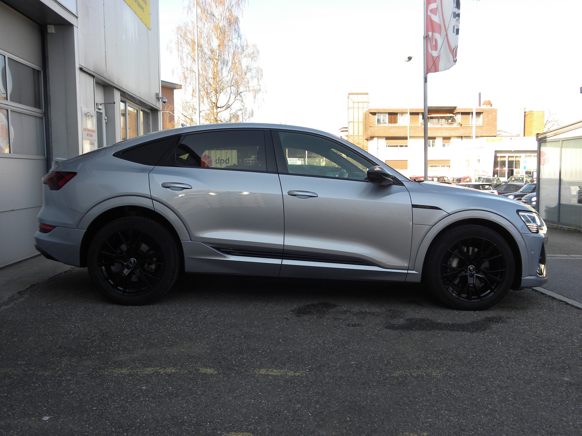 AUDI e-tron 55 Sportback S Line Black Edition quattro-image-2