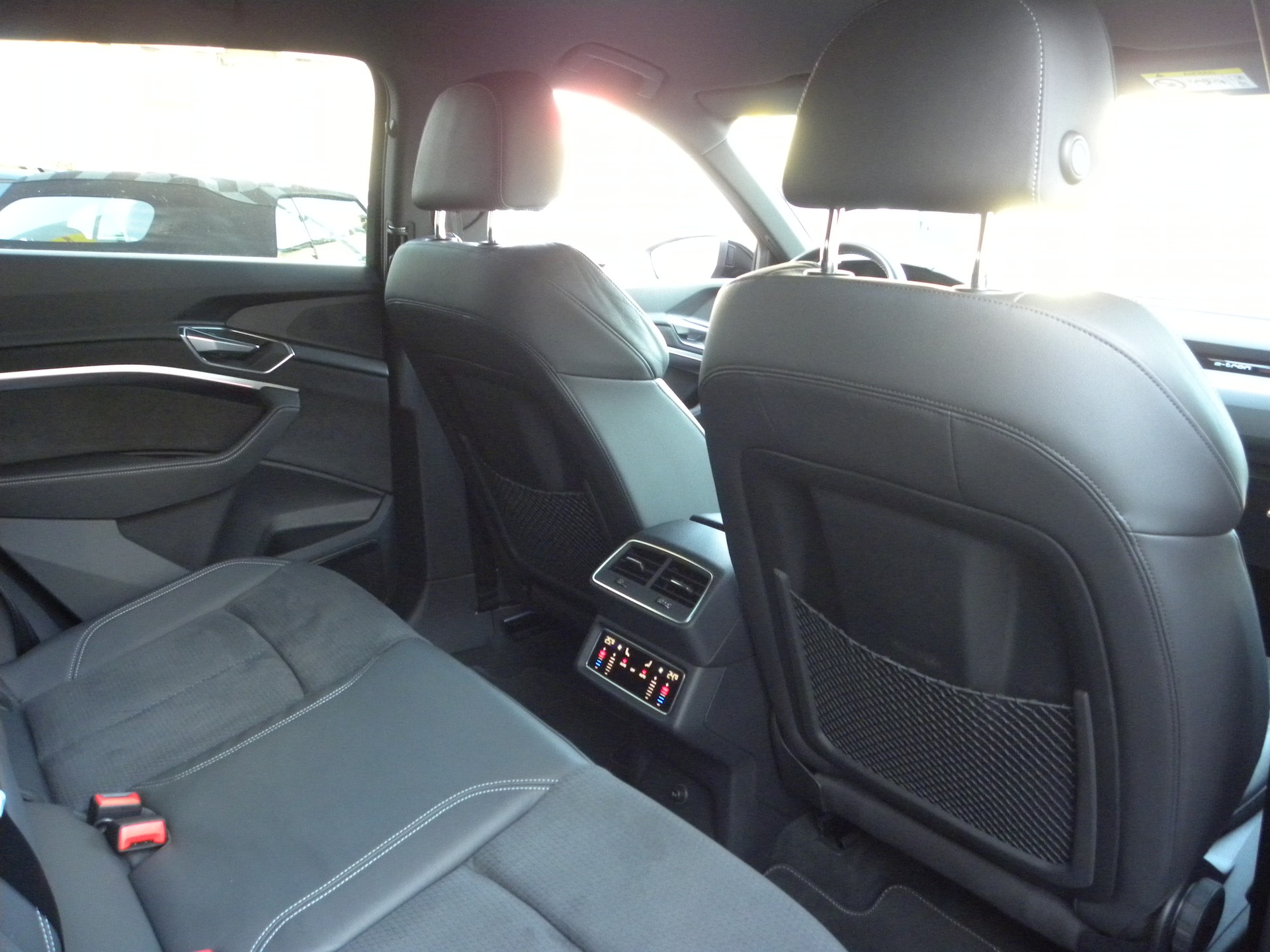 AUDI e-tron 55 Sportback S Line Black Edition quattro-image-8