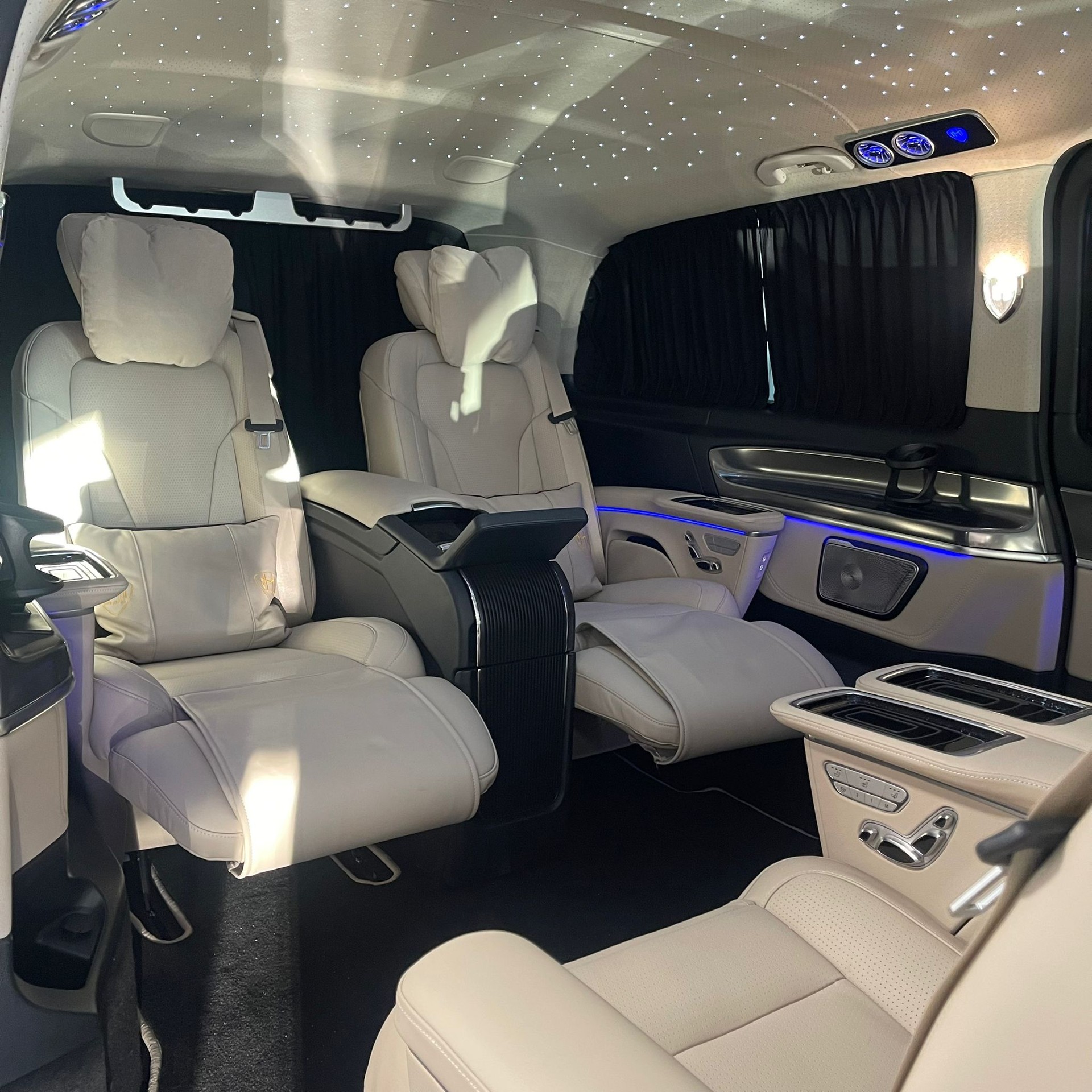MERCEDES-BENZ V 300 d Extra-Lang 4matic Exclusive FALCON ZERNEZ V.I.P-image-2