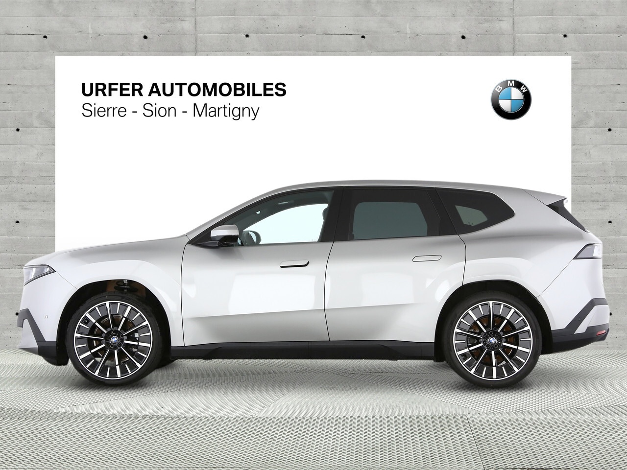 BMW iX3 50 xDrive-image-2