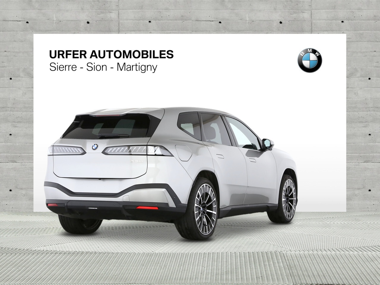 BMW iX3 50 xDrive-image-3