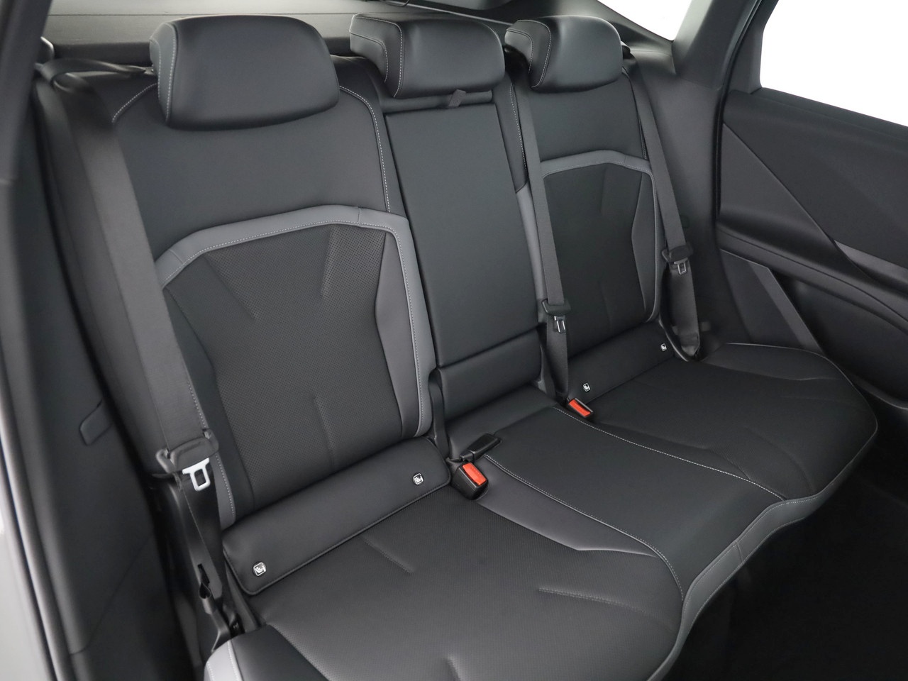 BMW iX3 50 xDrive-image-5