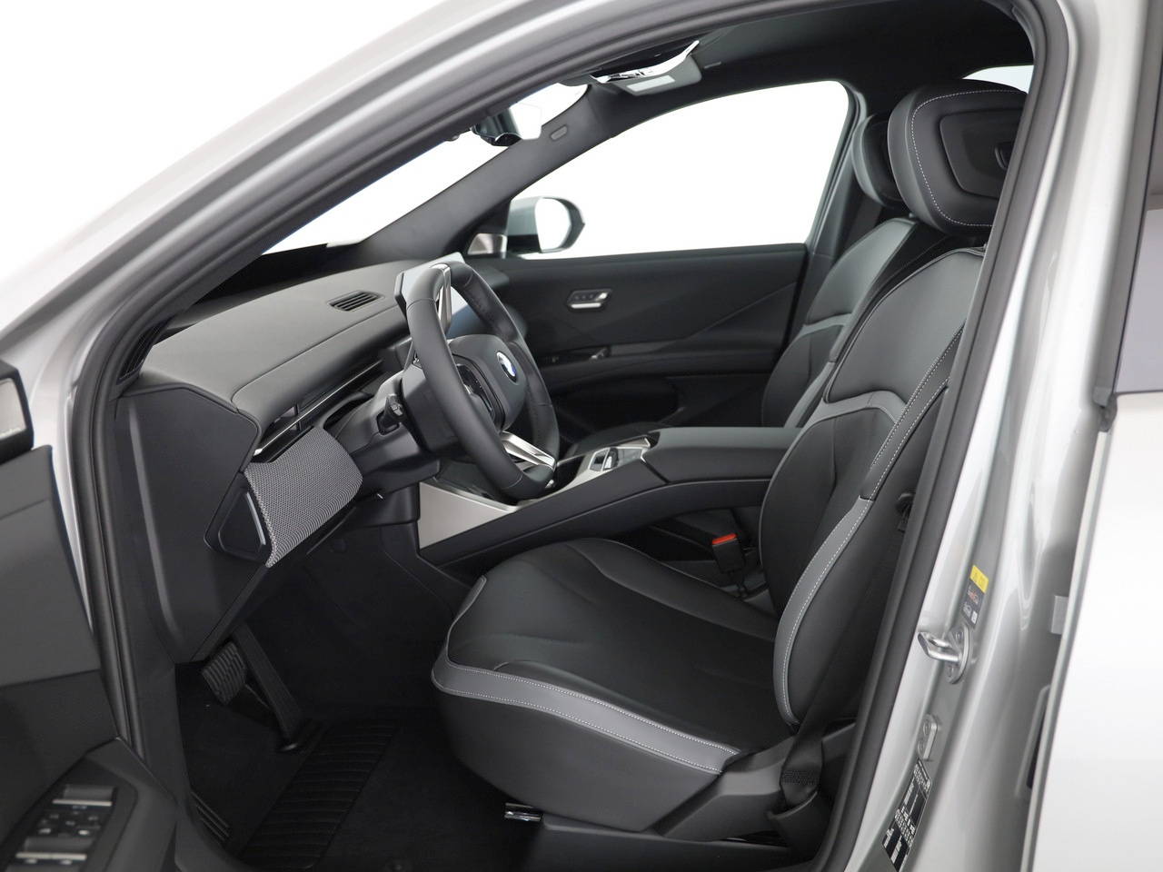 BMW iX3 50 xDrive-image-4