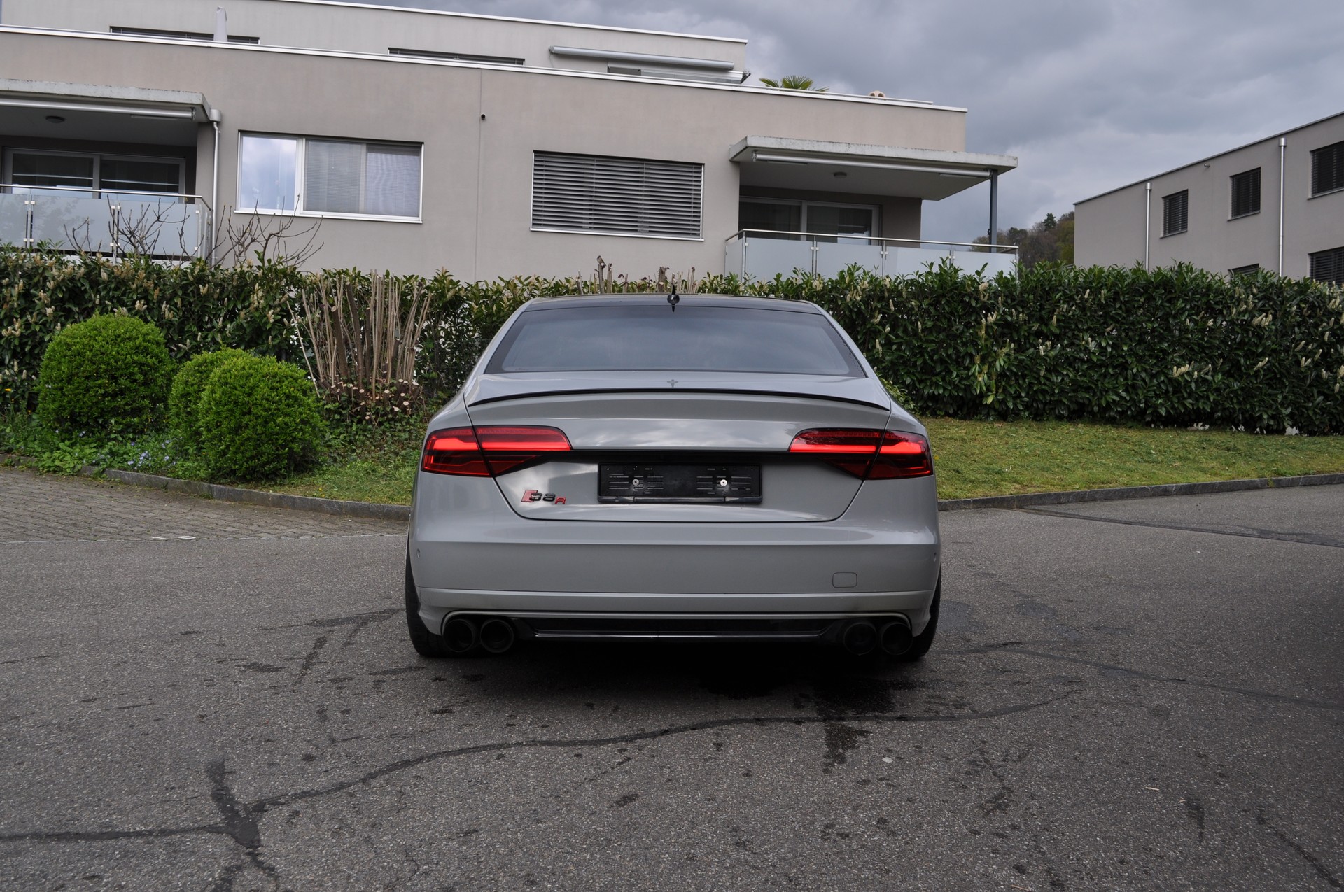 AUDI S8 4.0 TFSI V8 quattro tiptronic-image-3