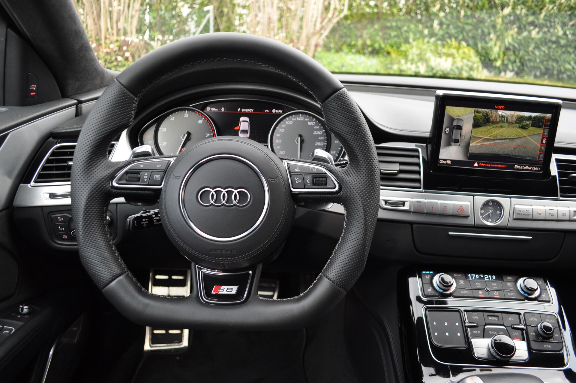 AUDI S8 4.0 TFSI V8 quattro tiptronic-image-9