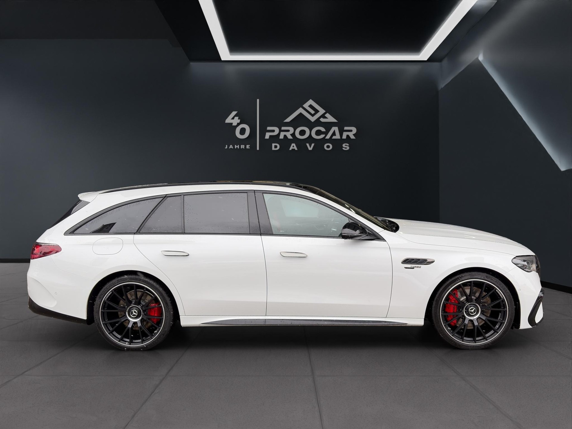 MERCEDES-BENZ E 53 Hybrid AMG 4matic+ Kombi-image-3