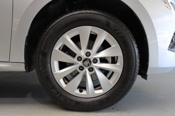 SKODA Kamiq 1.0 TSI Dynamic-image-12