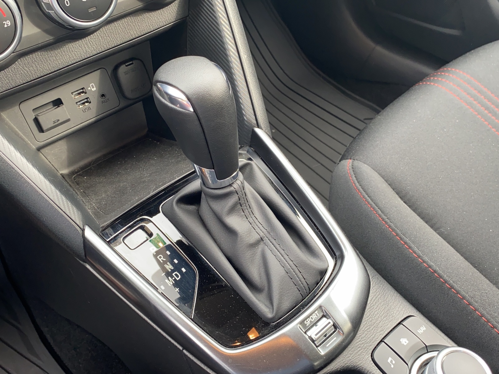 Image MAZDA 2 2 SKYACTIV-G 90 Homura Automat