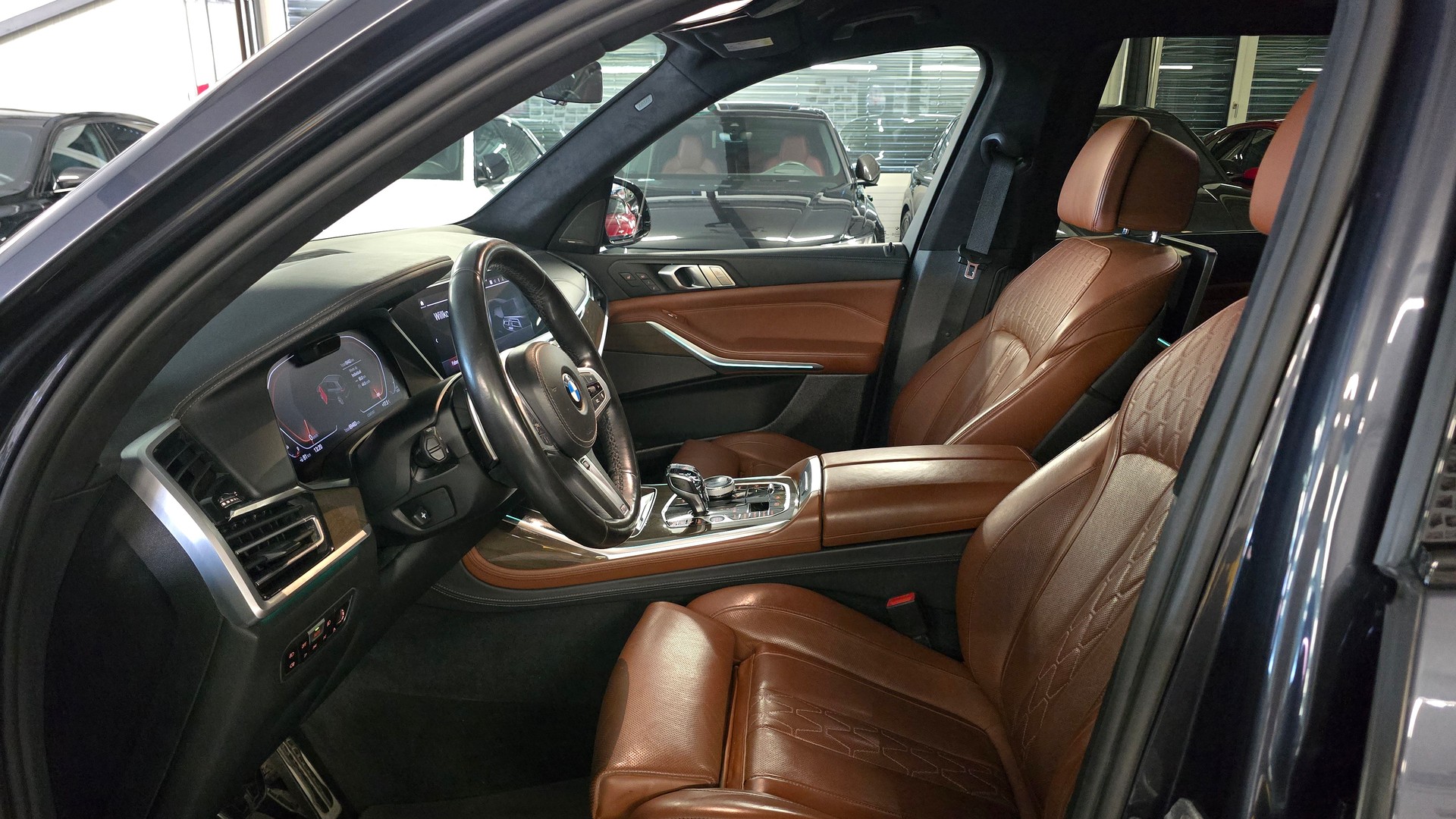 BMW X7 xDrive 40i Steptronic M Sport-image-15
