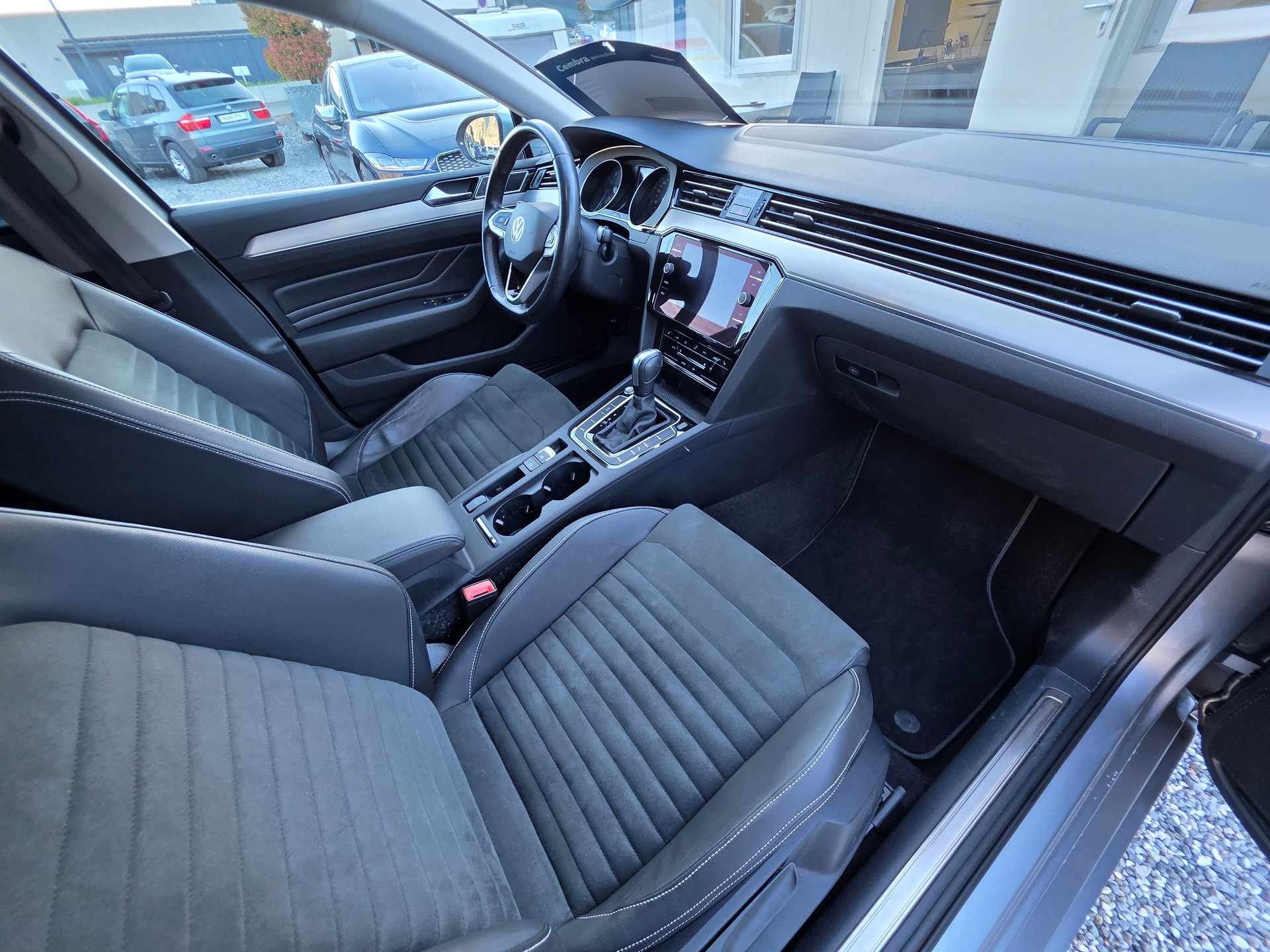 VW Passat Variant 1.5 TSI EVO Business DSG-image-15