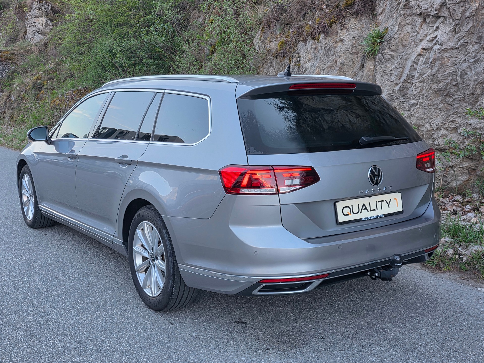 VW Passat Variant 1.5 TSI EVO Business DSG-image-2