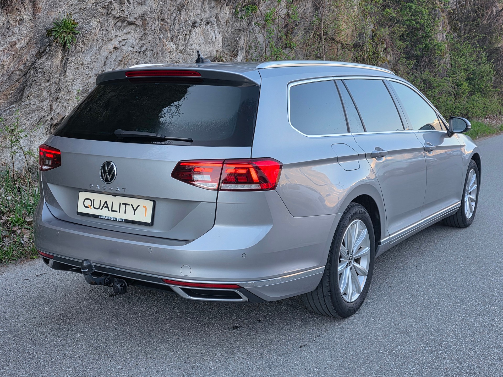 VW Passat Variant 1.5 TSI EVO Business DSG-image-3