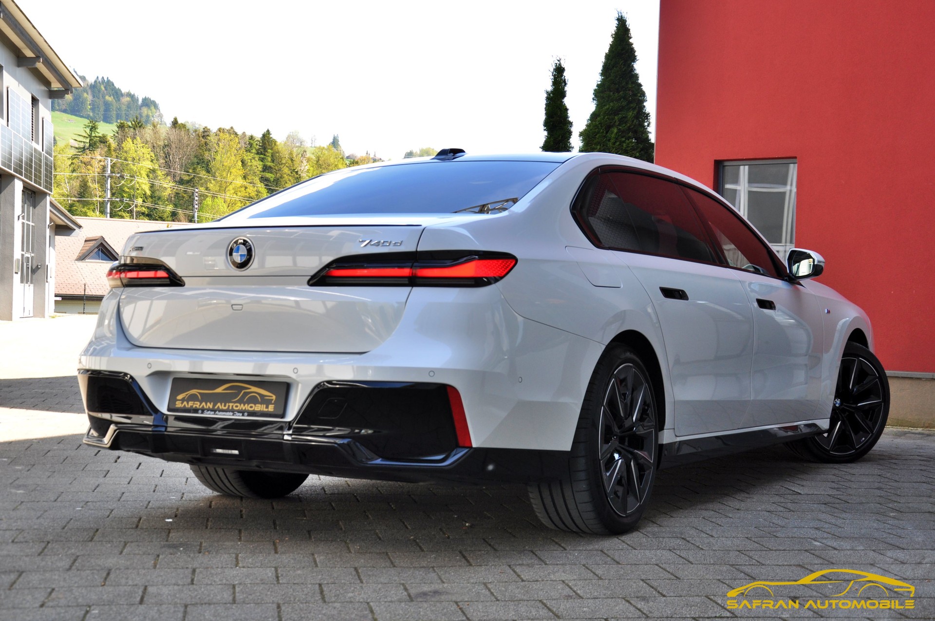 BMW 740d xDrive 48V M Sport Pro Steptronic-image-6