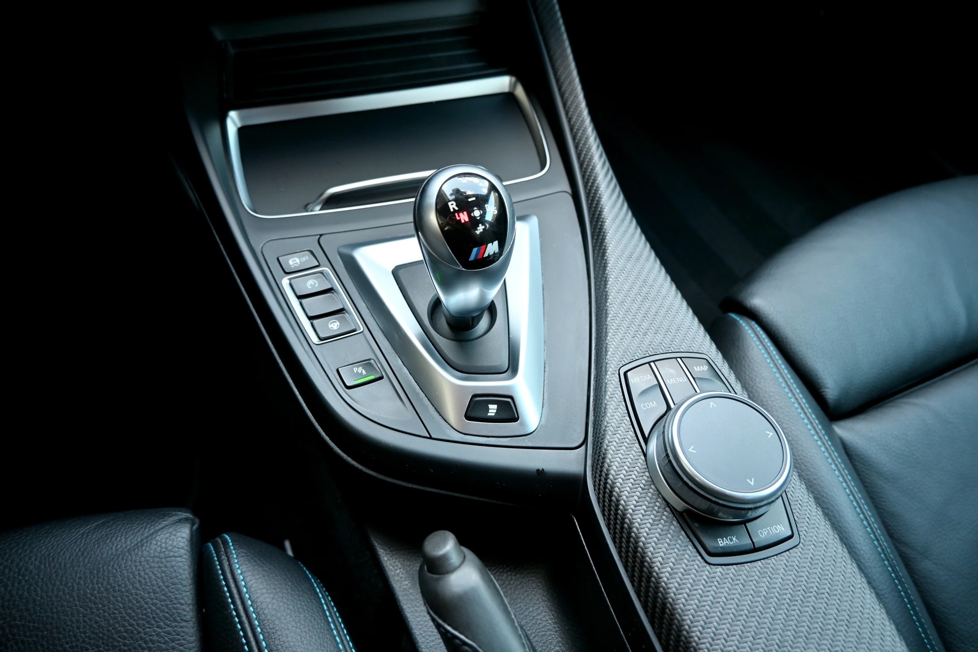 BMW M2 Competition Drivelogic 410PS (CH Auto)-image-21