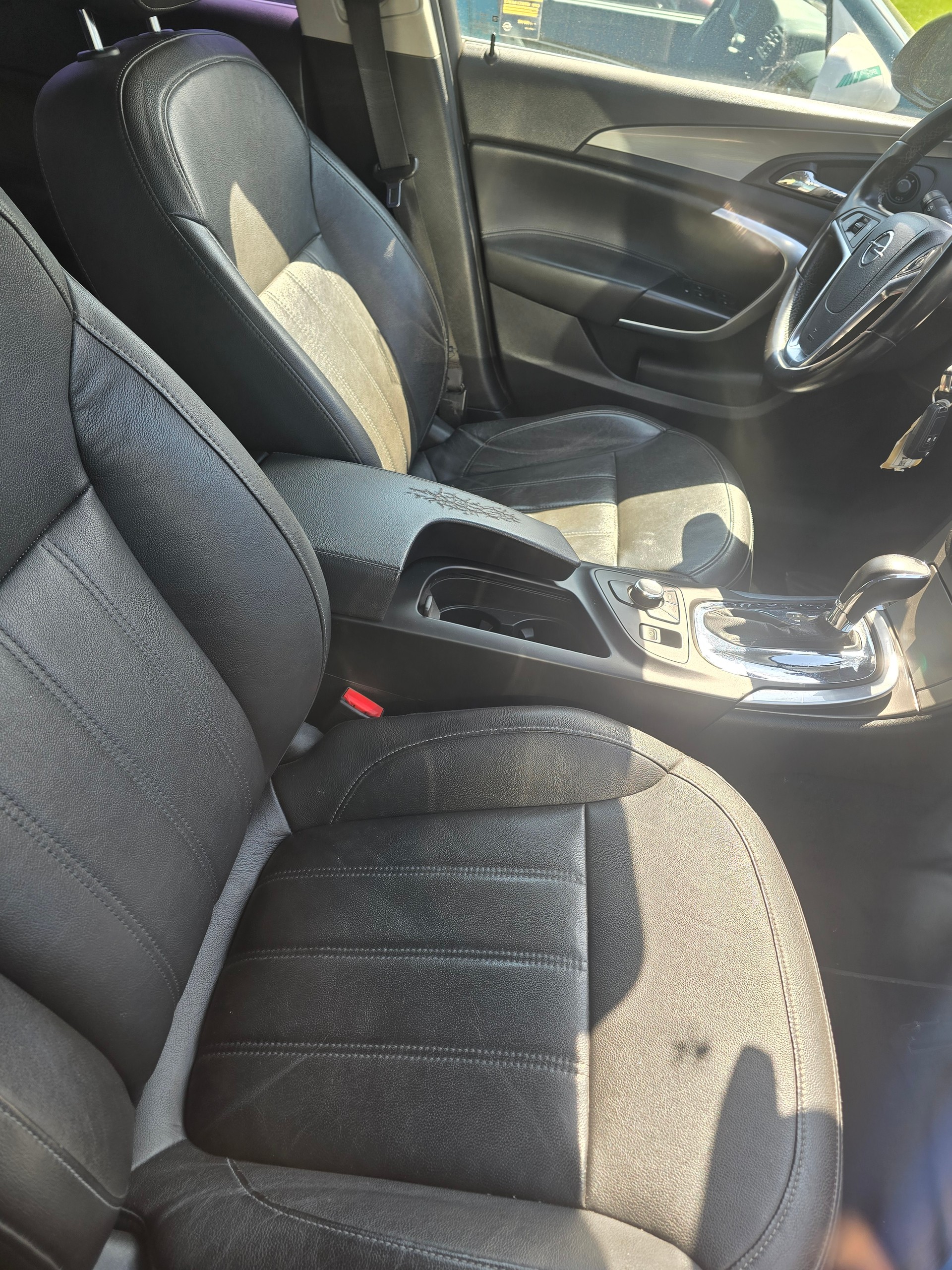 OPEL Insignia 2.0 CDTI Sport Edition 4WD-image-9
