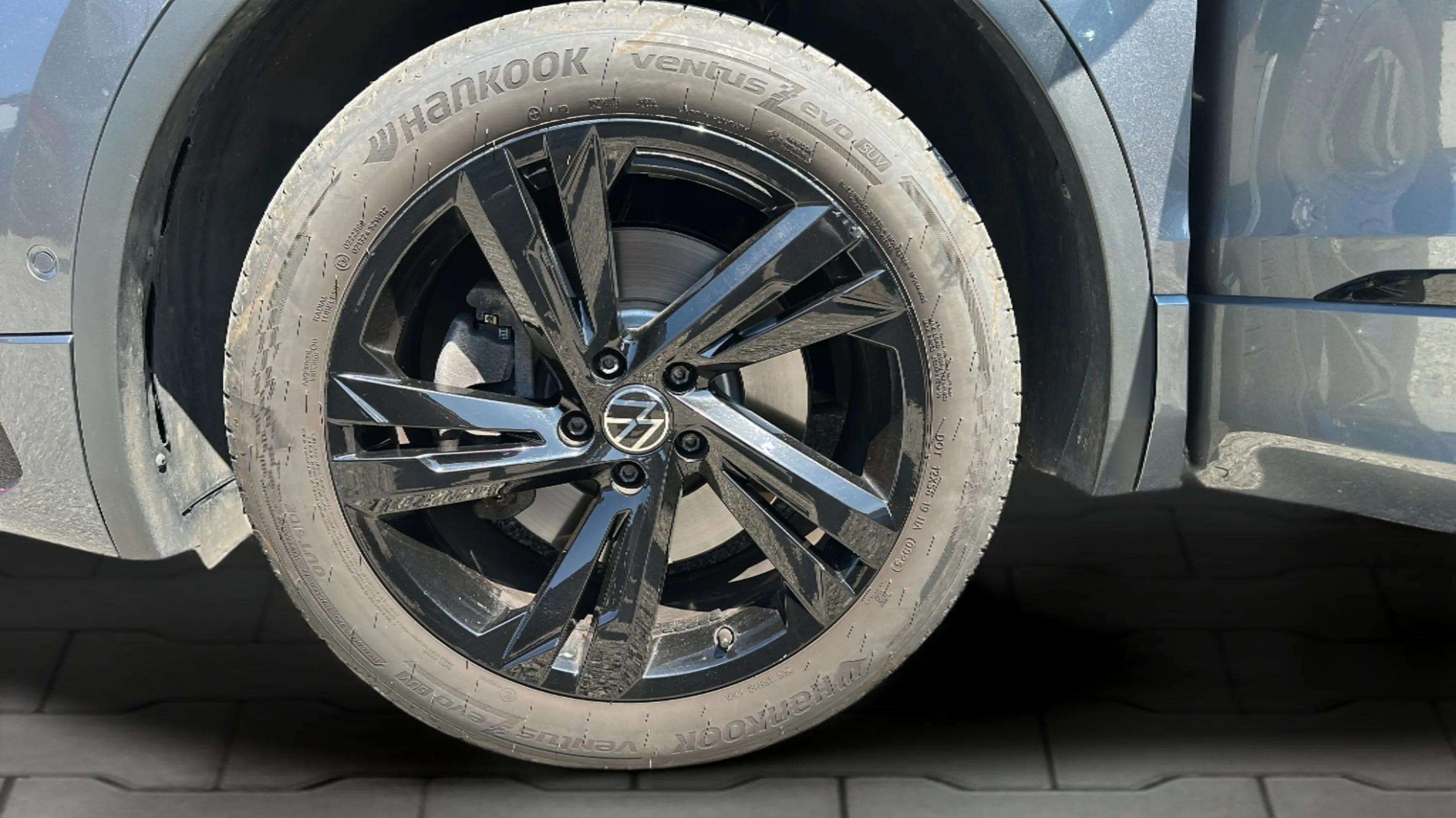 VW Tiguan Allspace 2.0 TDI SCR R-Line 4Motion DSG 7 Plätzer mit AHK & Black Style-image-29