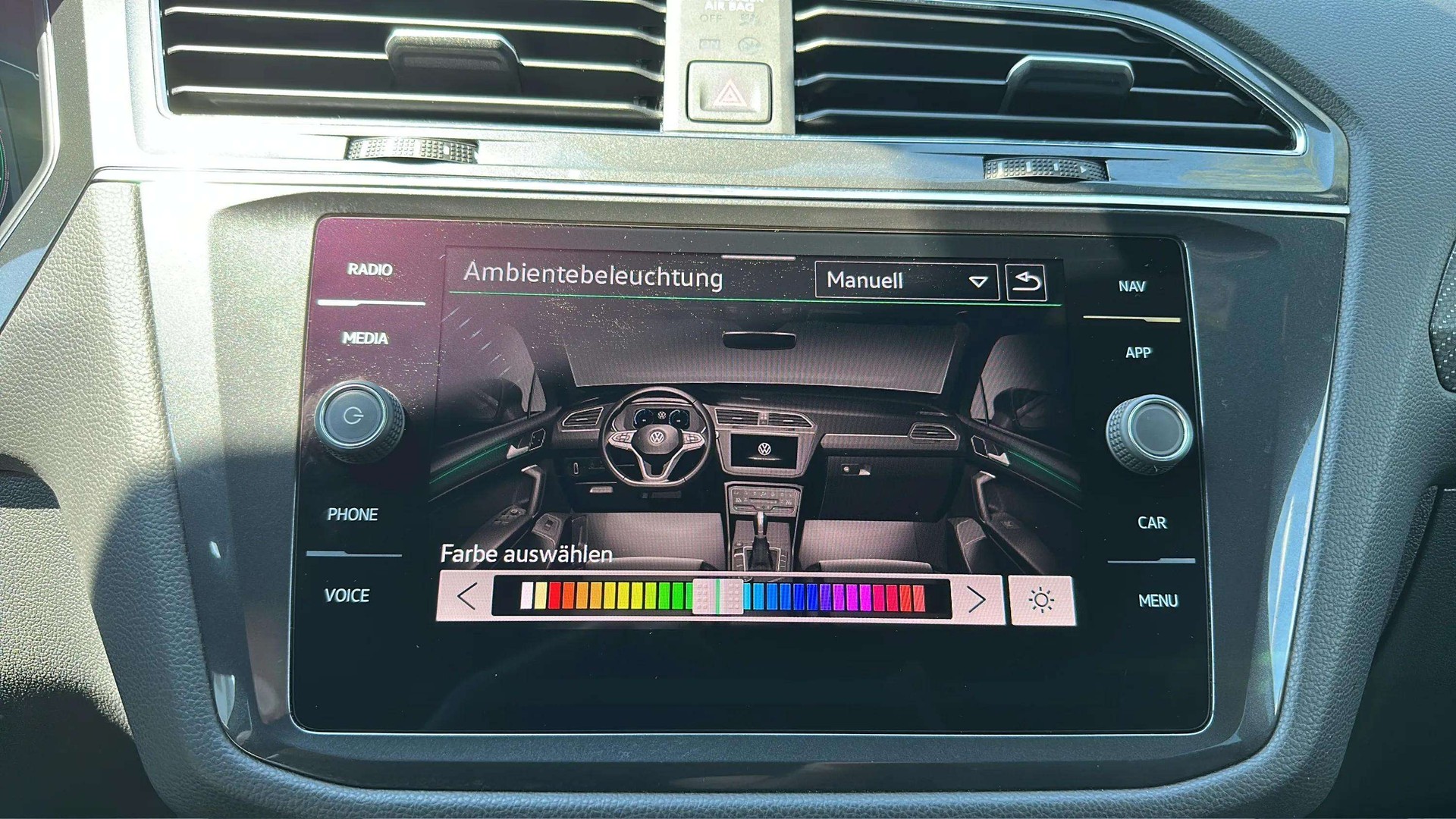 VW Tiguan Allspace 2.0 TDI SCR R-Line 4Motion DSG 7 Plätzer mit AHK & Black Style-image-23