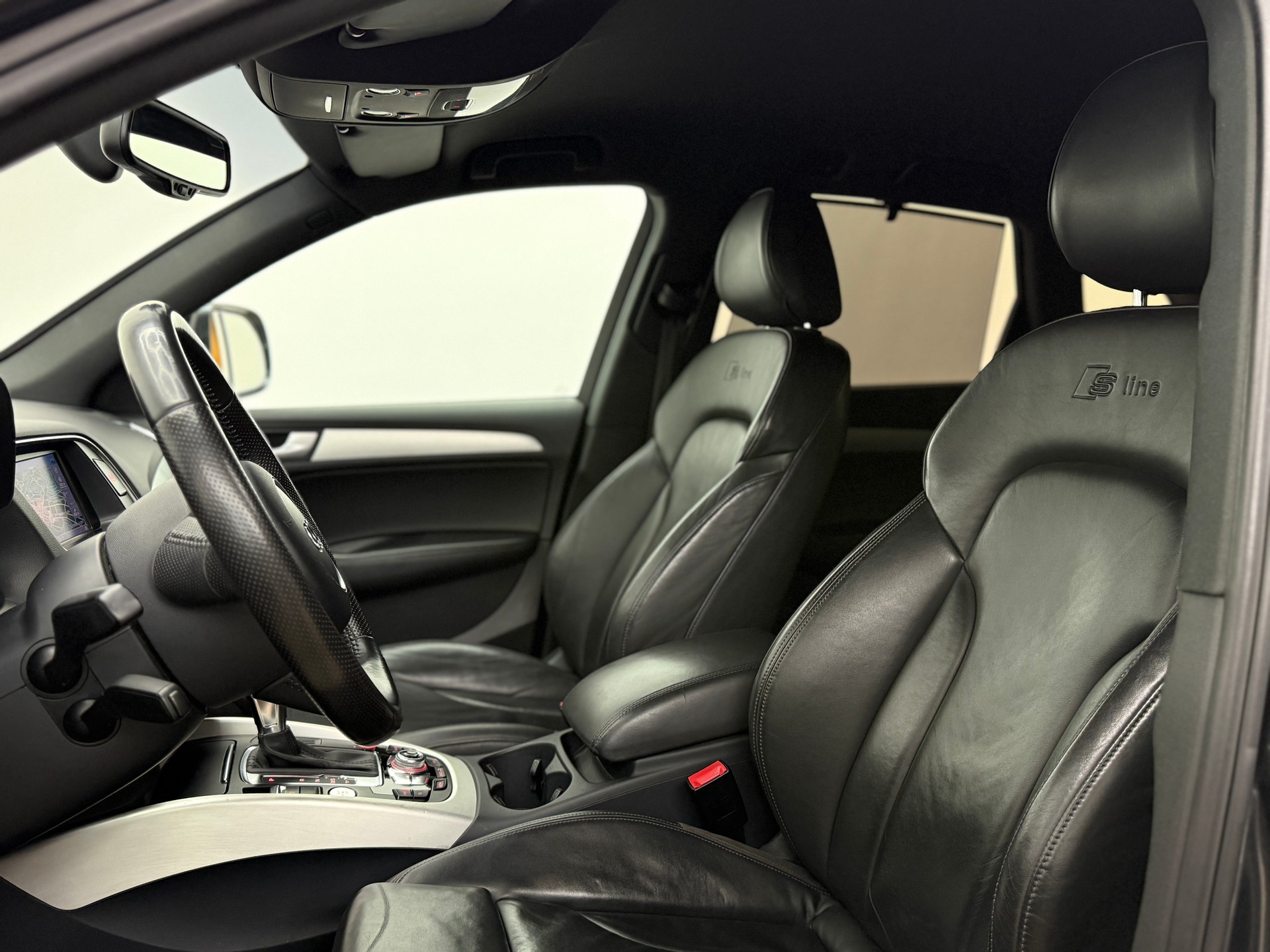 AUDI Q5 2.0 TFSI S-Line quattro tiptronic-image-19