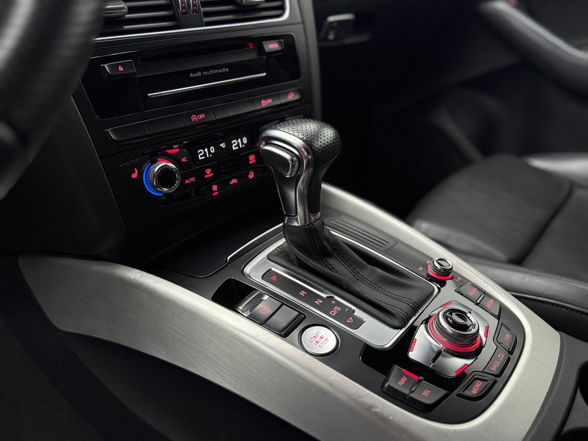 AUDI Q5 2.0 TFSI S-Line quattro tiptronic-image-27