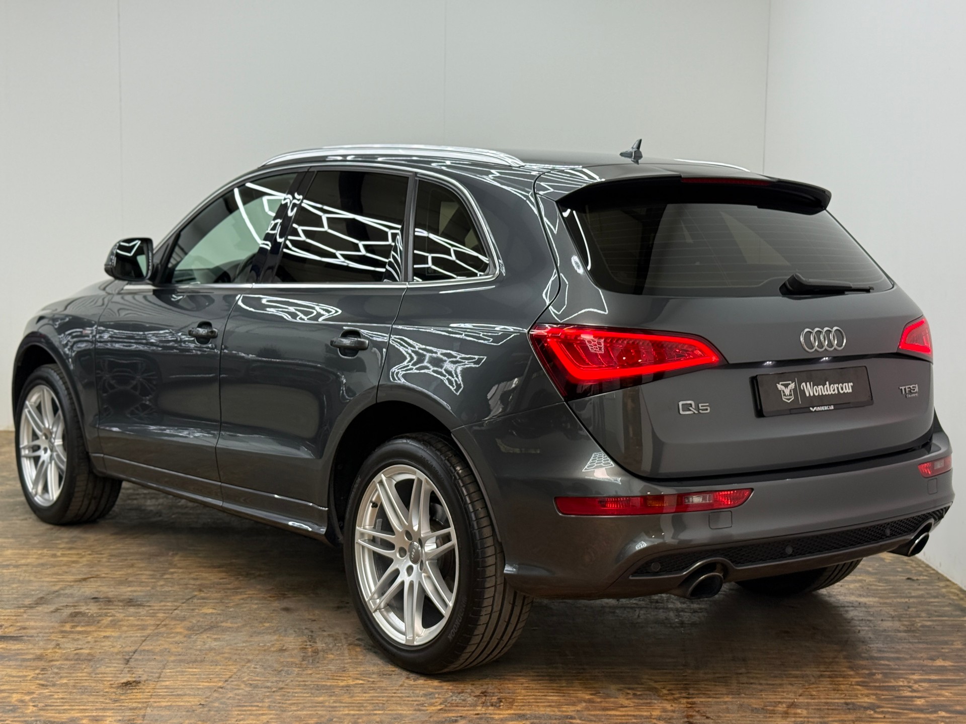 AUDI Q5 2.0 TFSI S-Line quattro tiptronic-image-9