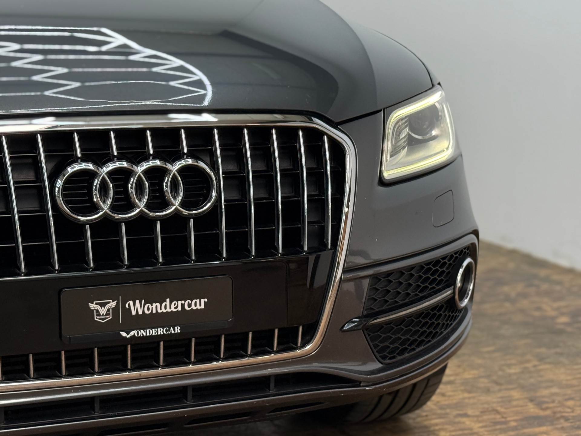 AUDI Q5 2.0 TFSI S-Line quattro tiptronic-showroom-element-3