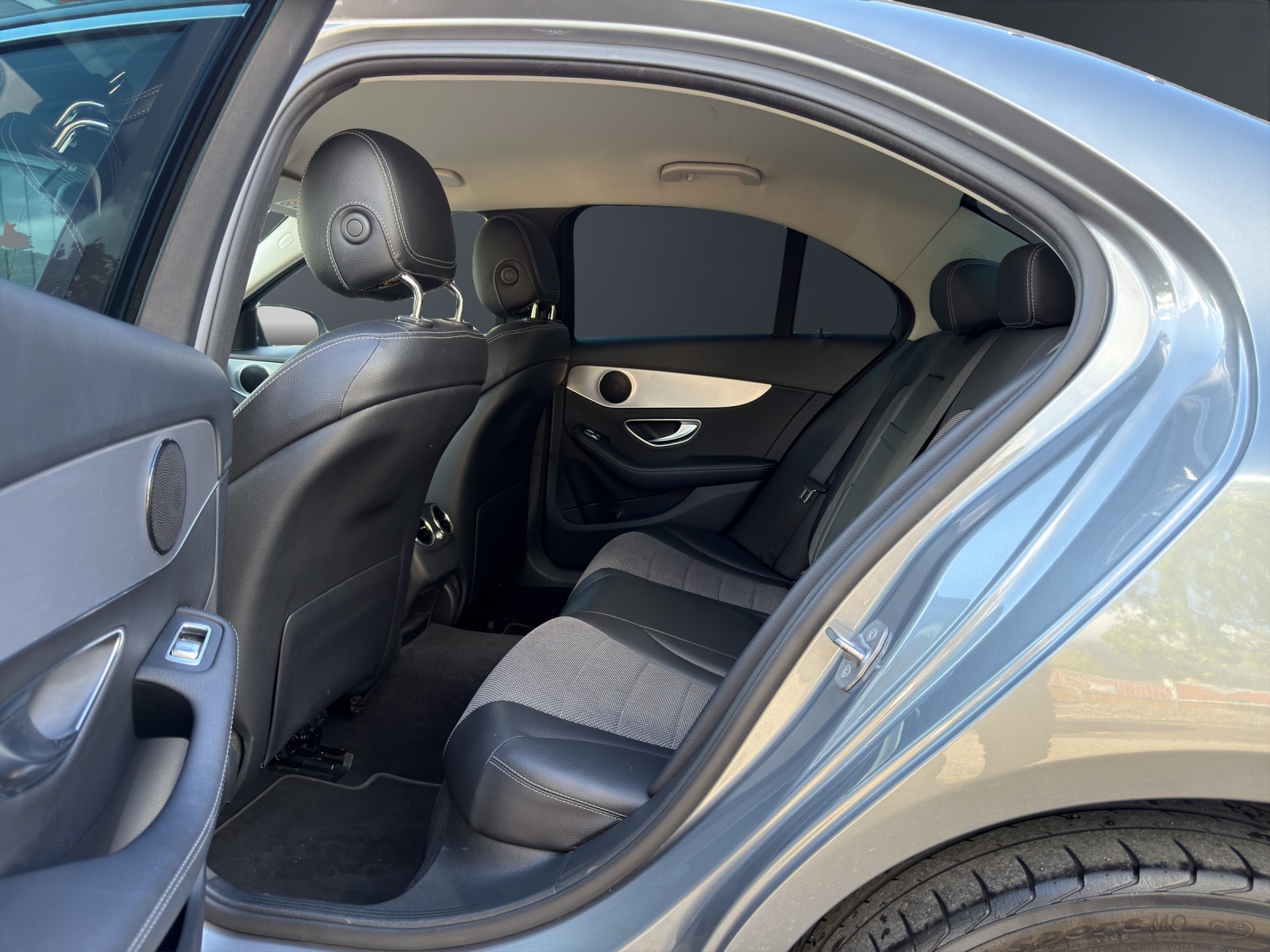 MERCEDES-BENZ C 200 Avantgarde 4Matic 7G-Tronic-image-13