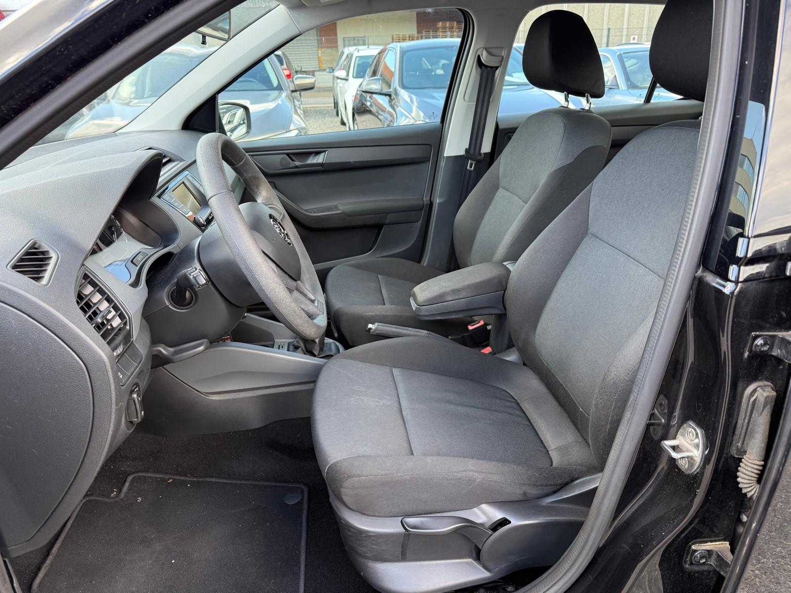 SKODA Fabia 1.2 TSI Ambition-image-8
