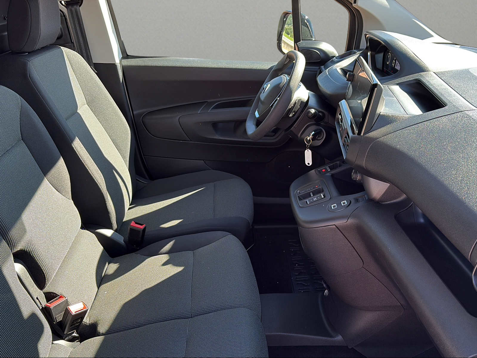 PEUGEOT Partner 1.5 Blue HDi Standard 650kg EAT8-image-13