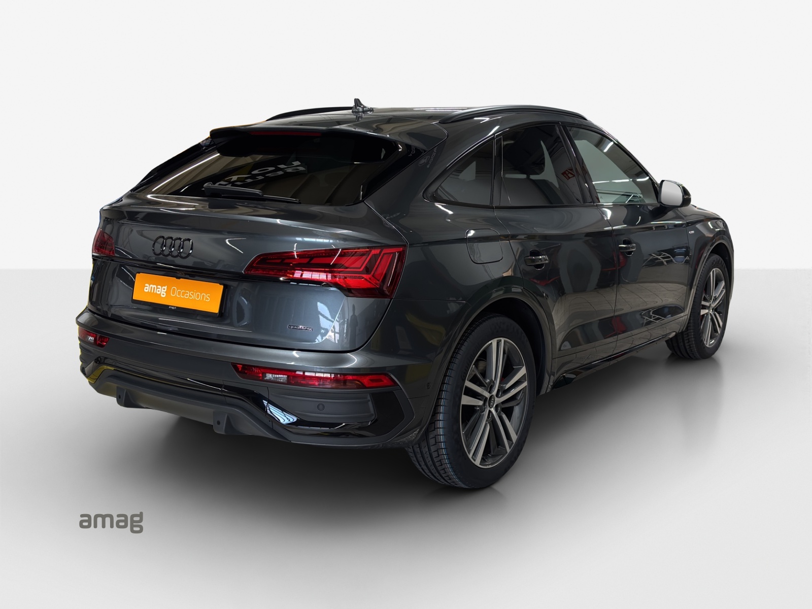 AUDI Q5 Sportback 50 TFSI e PHEV Black Edition quattro S-tronic-image-4