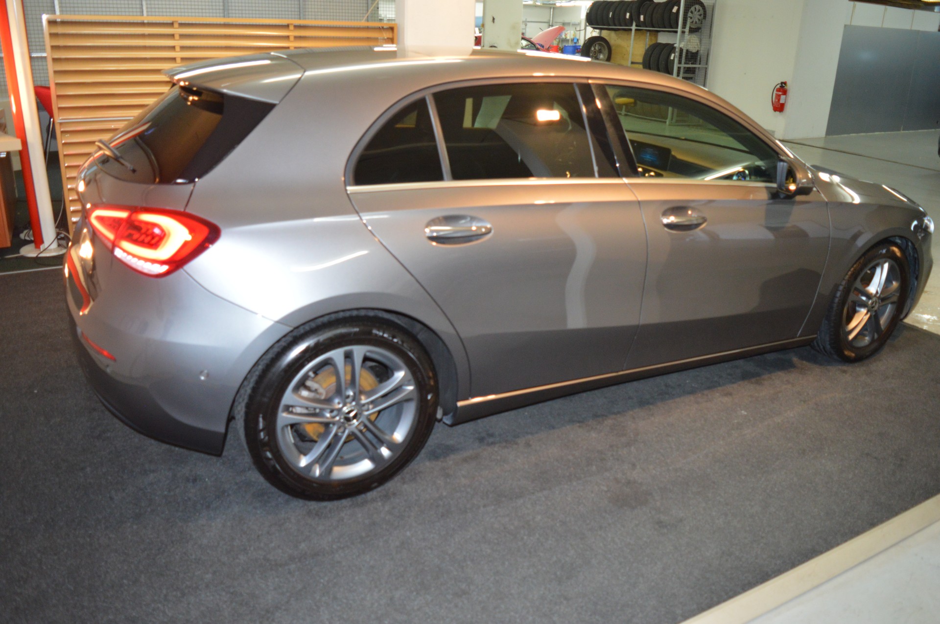 MERCEDES-BENZ A 200 Style 7G-DCT-image-6