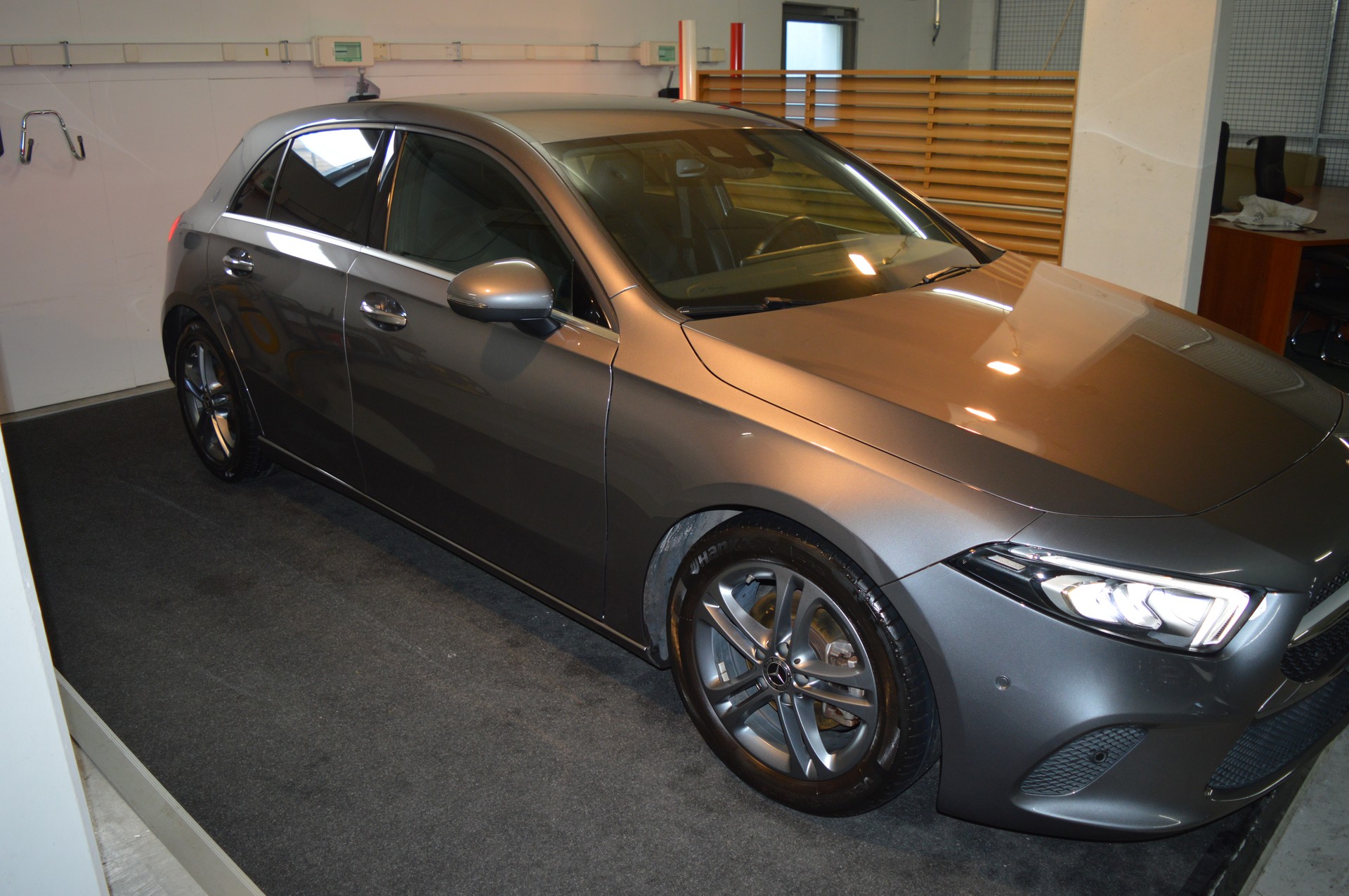 MERCEDES-BENZ A 200 Style 7G-DCT-image-5