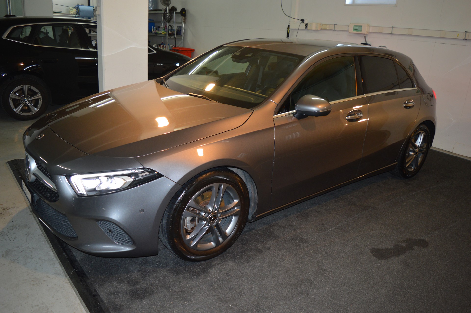 MERCEDES-BENZ A 200 Style 7G-DCT-image-4