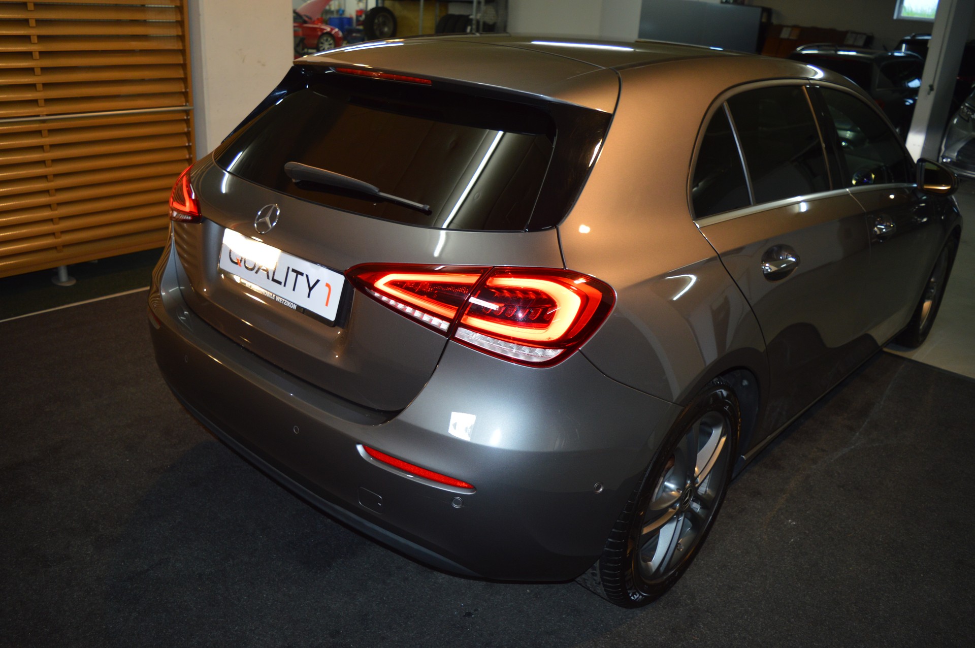 MERCEDES-BENZ A 200 Style 7G-DCT-image-9