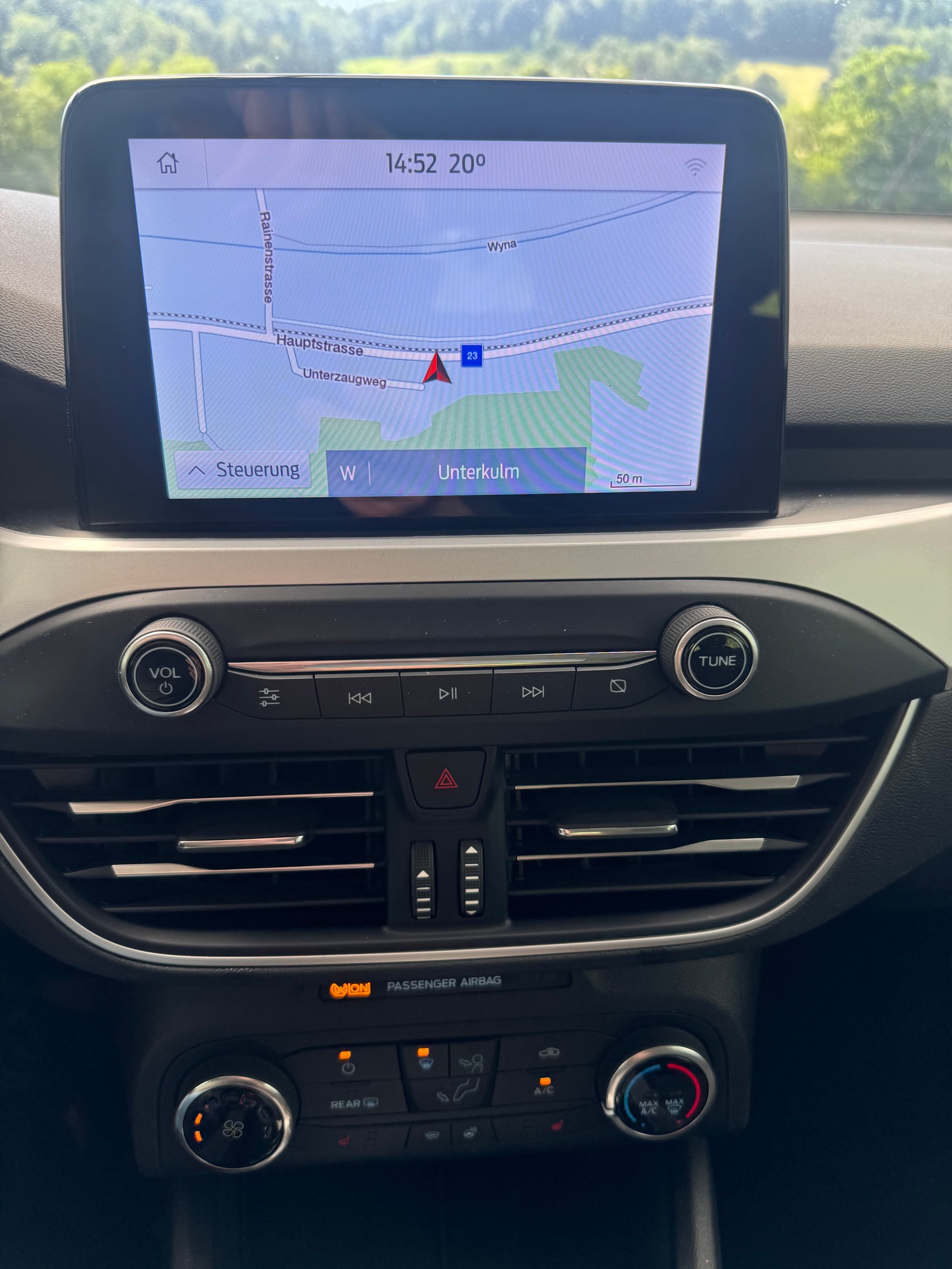 FORD Focus 1.5 TDCi Trend Automatic-image-6