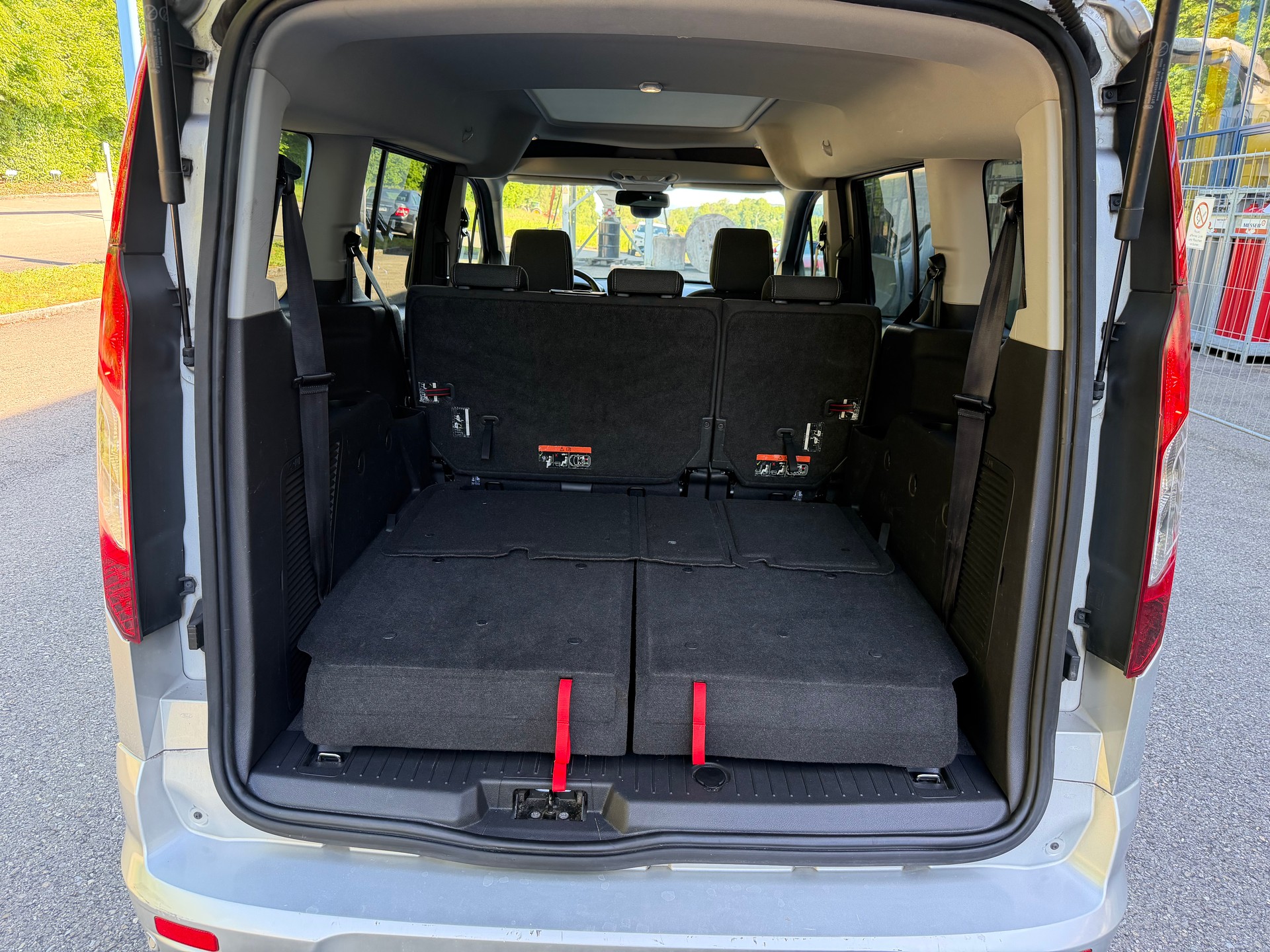 FORD Grand Tourneo Connect 1.5 TDCi Titanium Powershift-image-12