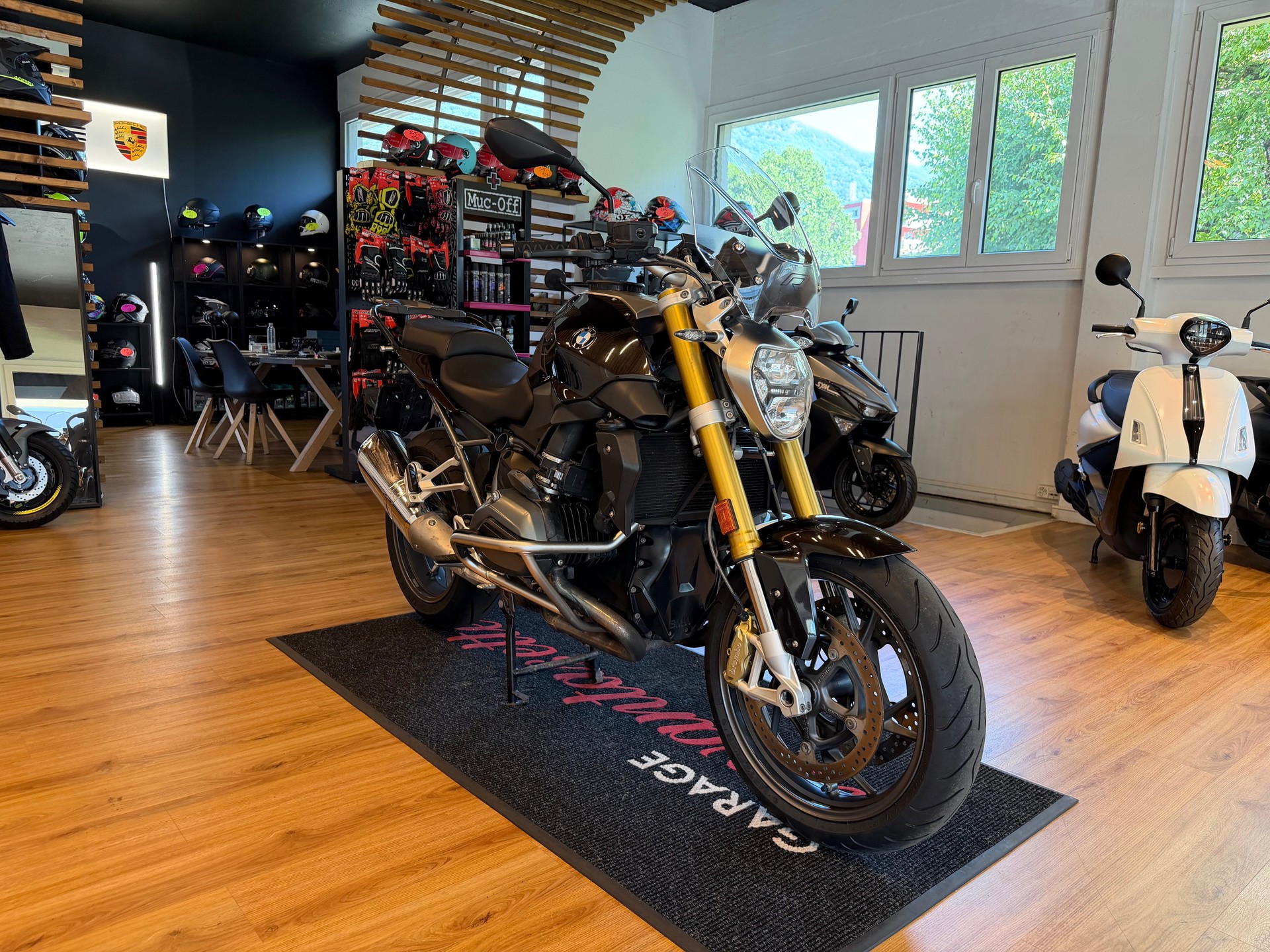 BMW R 1200 R ABS-image-1