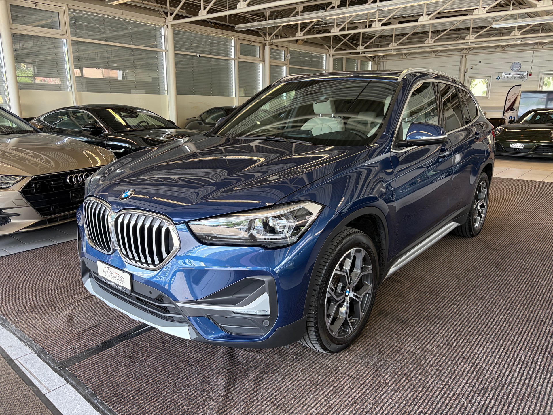 BMW X1 xDrive 20d xLine | CH | Gratis Service | Navi Plus | LED | PANORAMA | Leder Oyster | TOP AUSSTATTUNG | AHK |-image-7