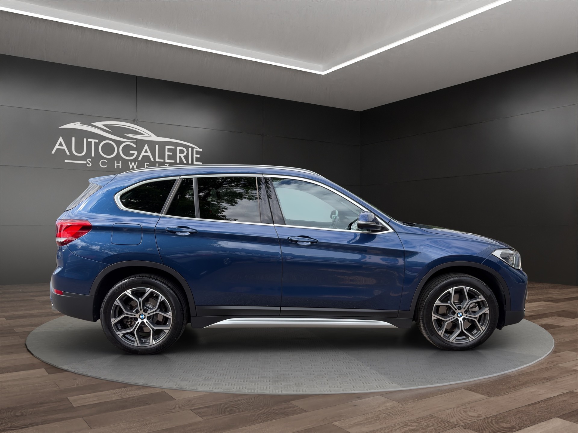 BMW X1 xDrive 20d xLine | CH | Gratis Service | Navi Plus | LED | PANORAMA | Leder Oyster | TOP AUSSTATTUNG | AHK |-image-6
