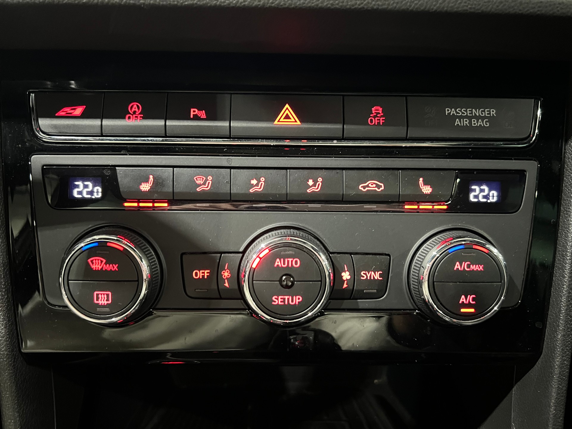 SEAT Leon 2.0 TSI Cupra 300 DSG ST-Line**Panodach,Tempomat ACC,Rückfahrtkam,Frisch ab MFK**-image-15