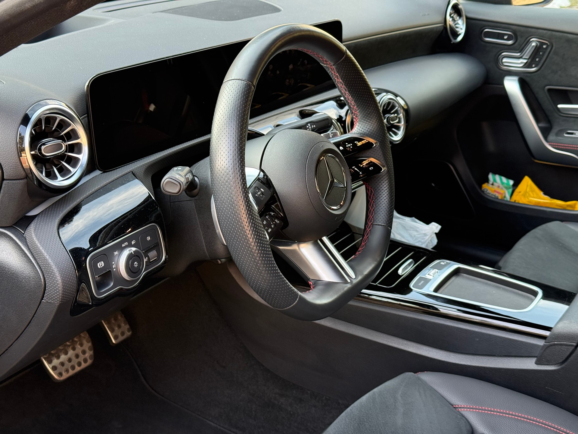 MERCEDES-BENZ A 180-image-3