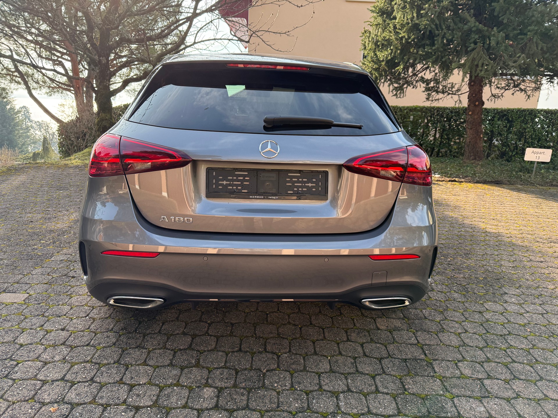 MERCEDES-BENZ A 180-image-1